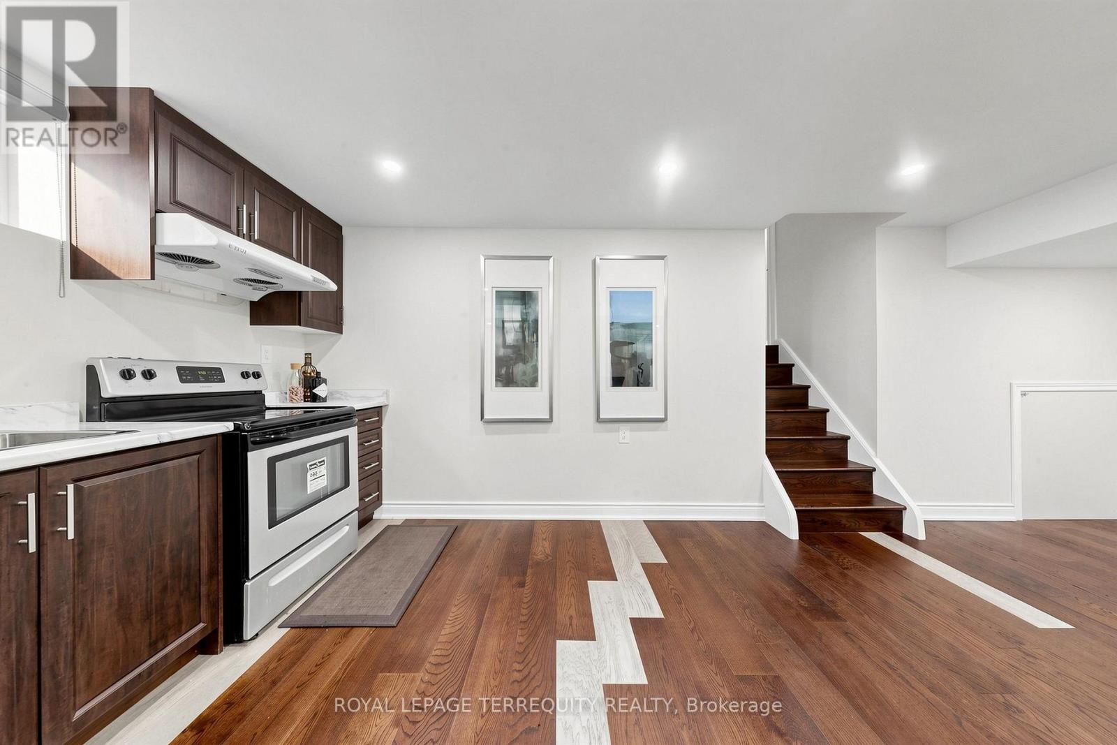 6 FULWELL CRESCENT - Image 39