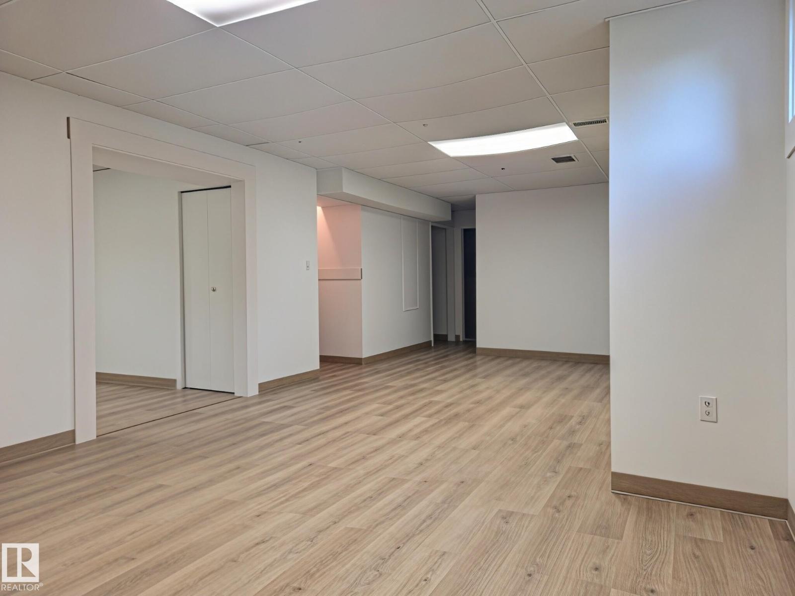 5122 46 AV - Image 18