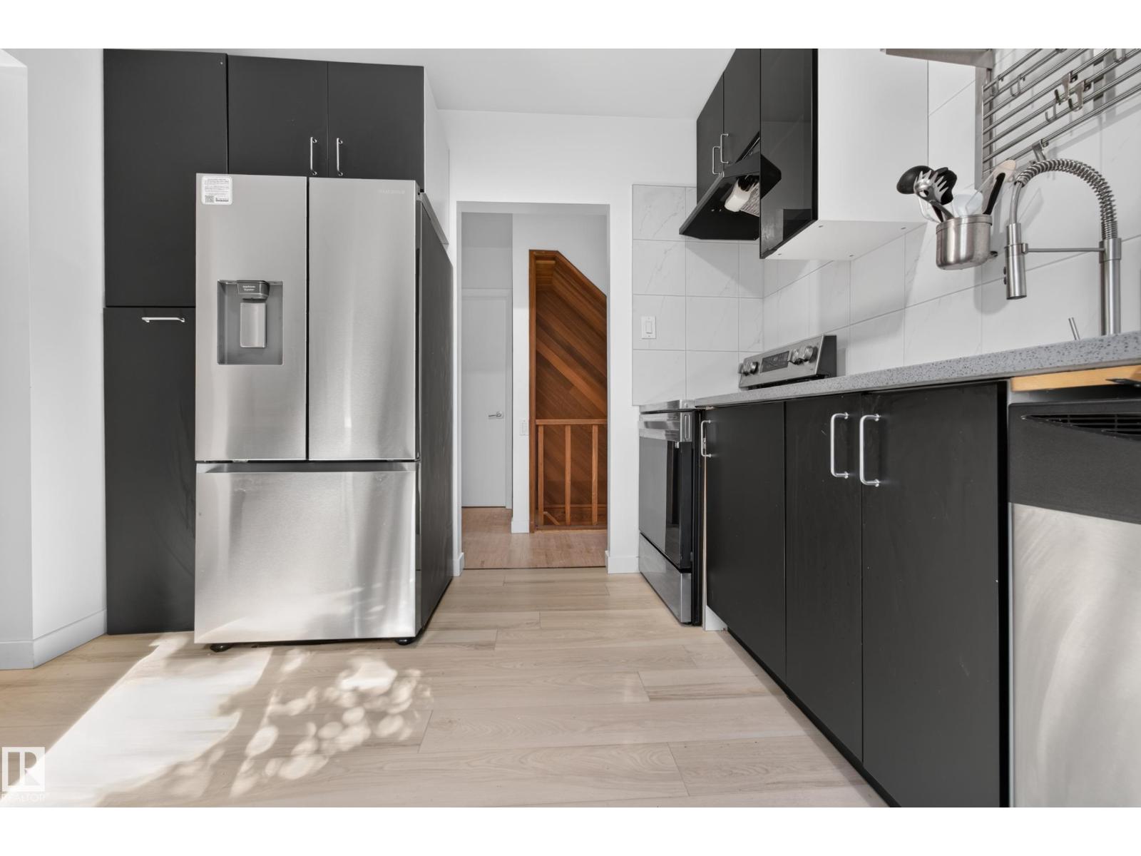6807 112A ST NW - 17