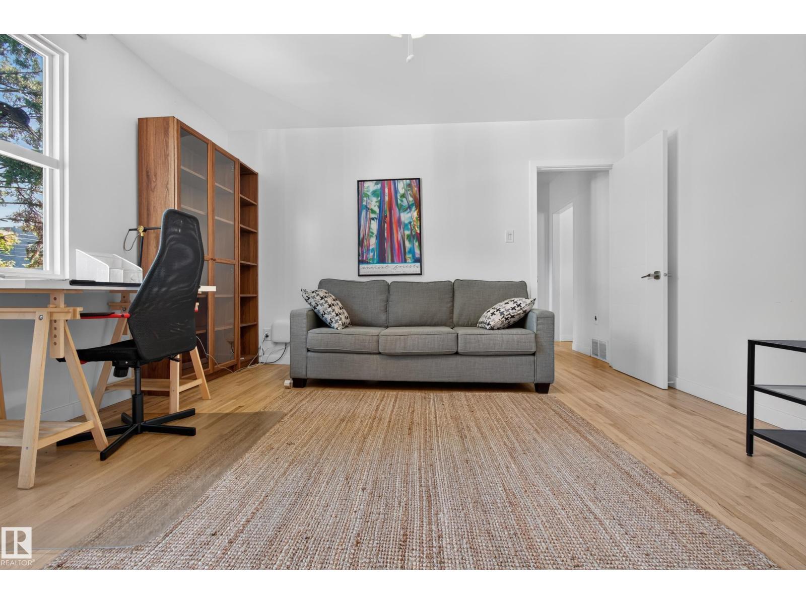 6807 112A ST NW - 19