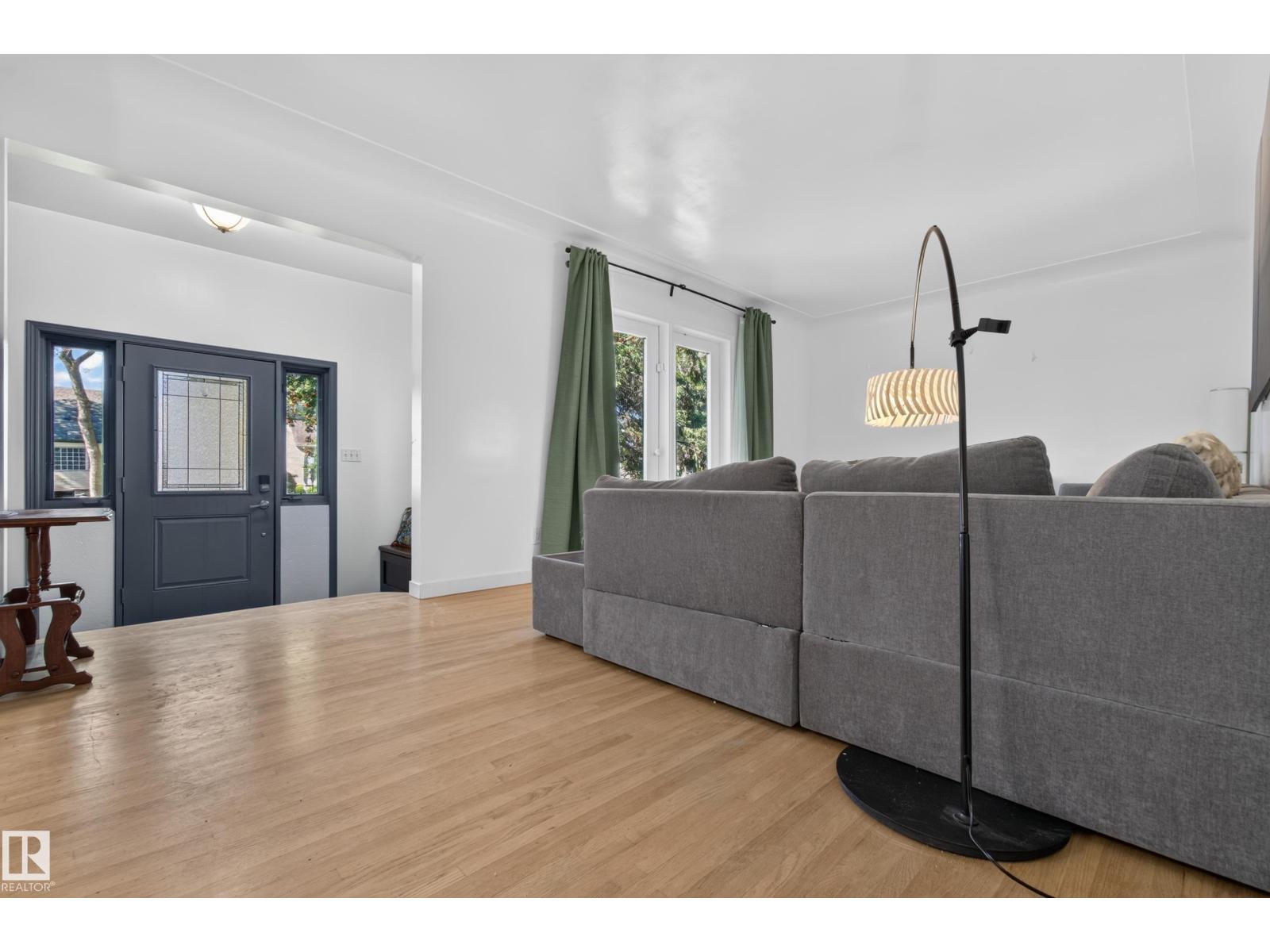 6807 112A ST NW - 22