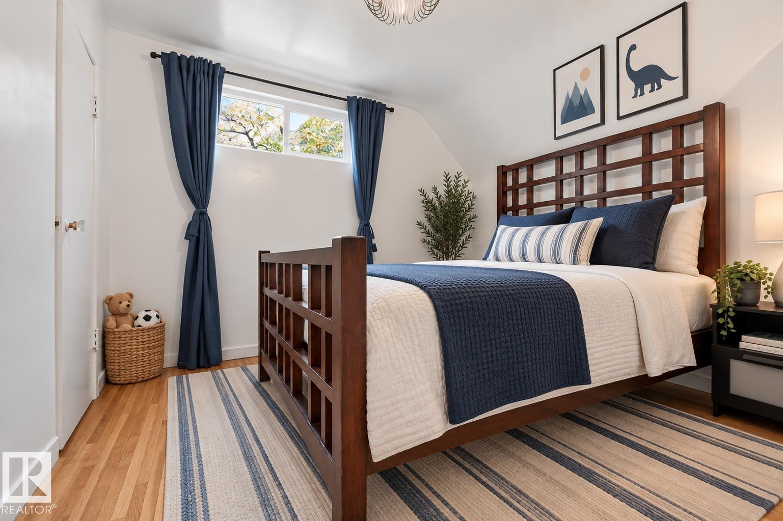 6807 112A ST NW - 23