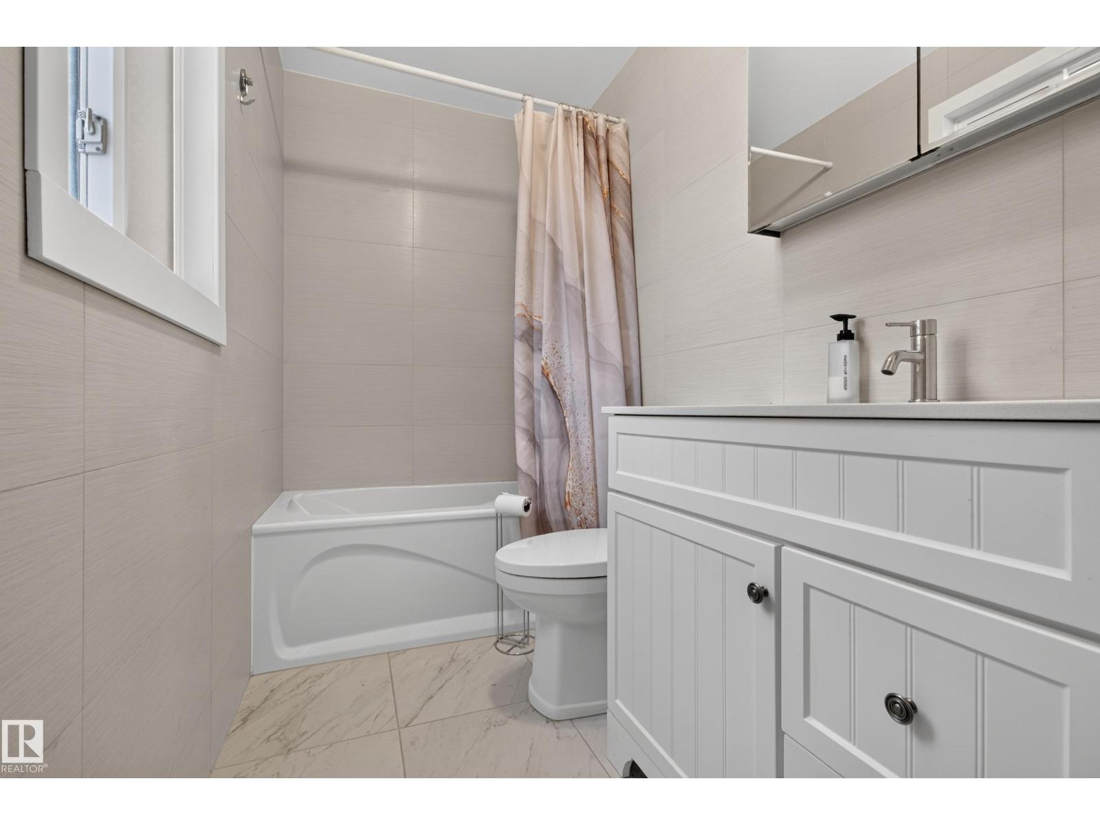 6807 112A ST NW - 26