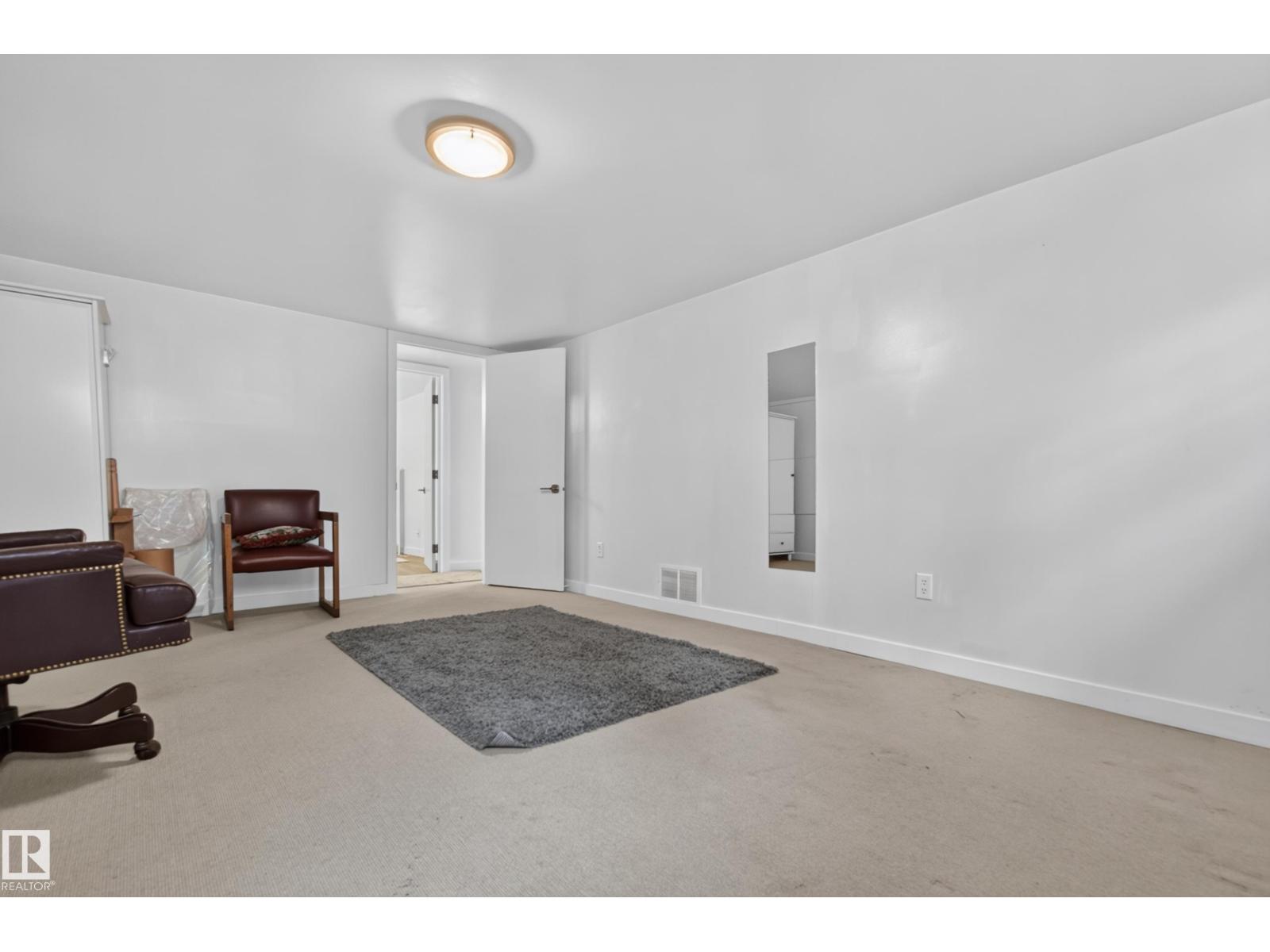 6807 112A ST NW - 29