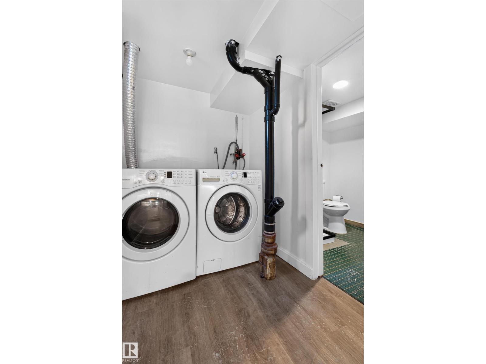 6807 112A ST NW - 32