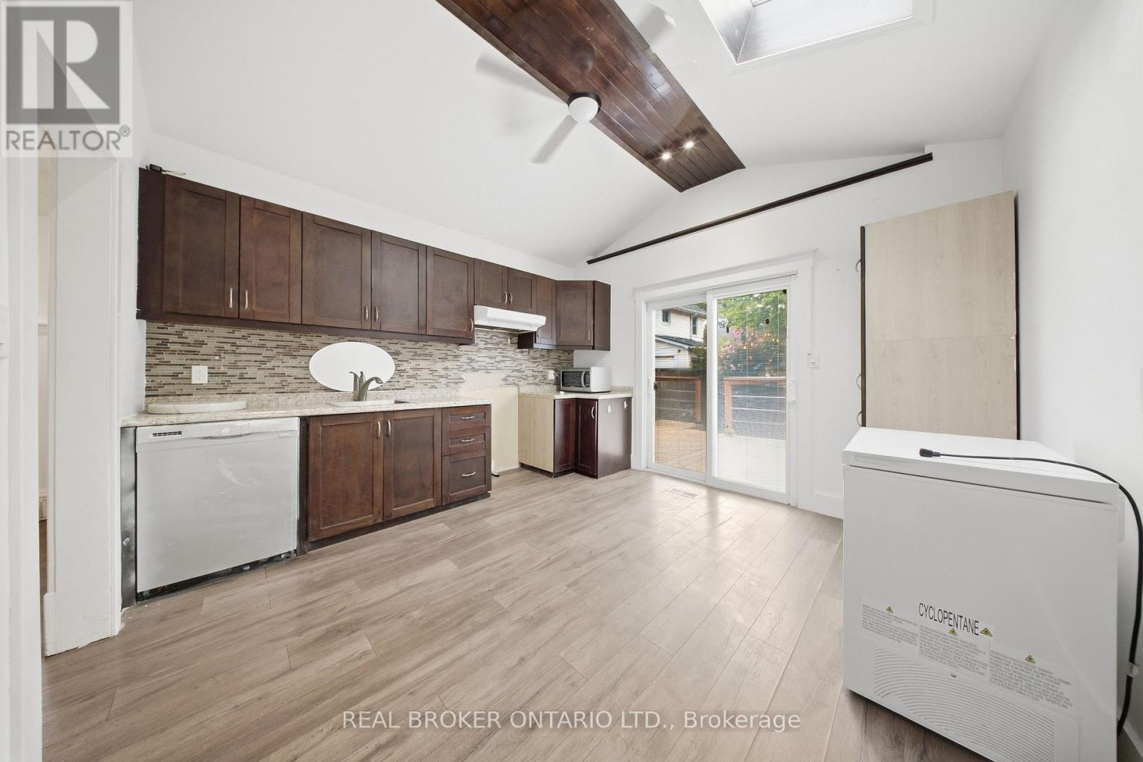1082 CANNON STREET E, Hamilton (Crown Point) — photo 10