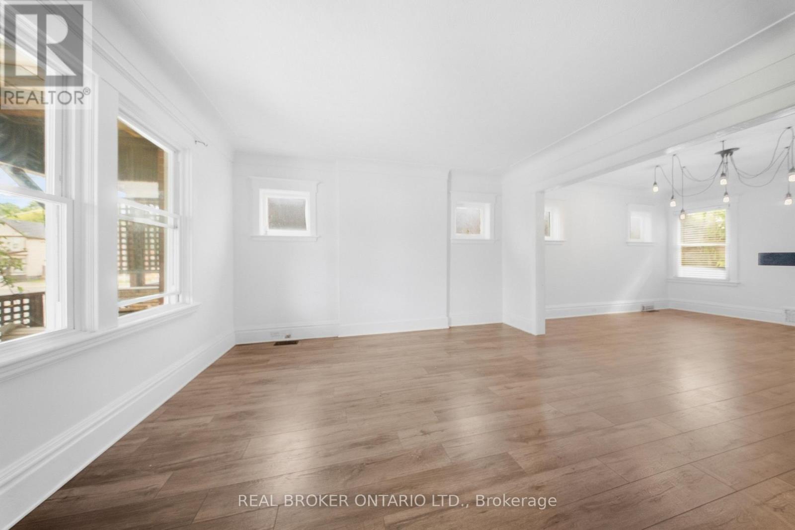 1082 CANNON STREET E, Hamilton (Crown Point) — photo 11