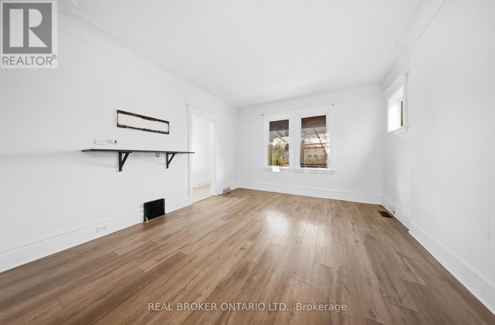 1082 CANNON STREET E, Hamilton (Crown Point) — photo 5