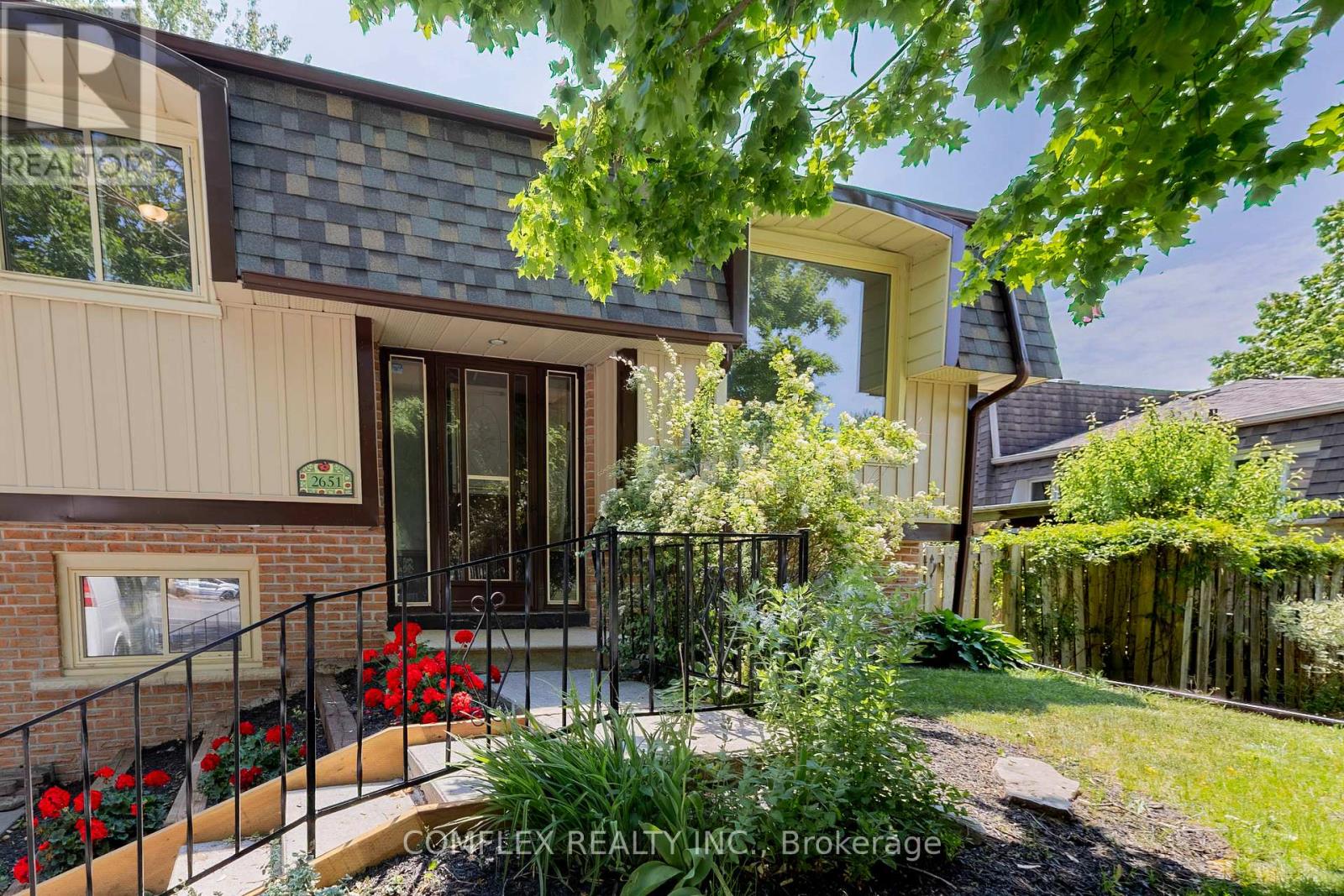 2651 Marsdale Drive, Peterborough (Ashburnham Ward 4), Ontario, K9L1R5, Peterborough (Ashburnham Ward 4), Ontario — photo 4 of 5