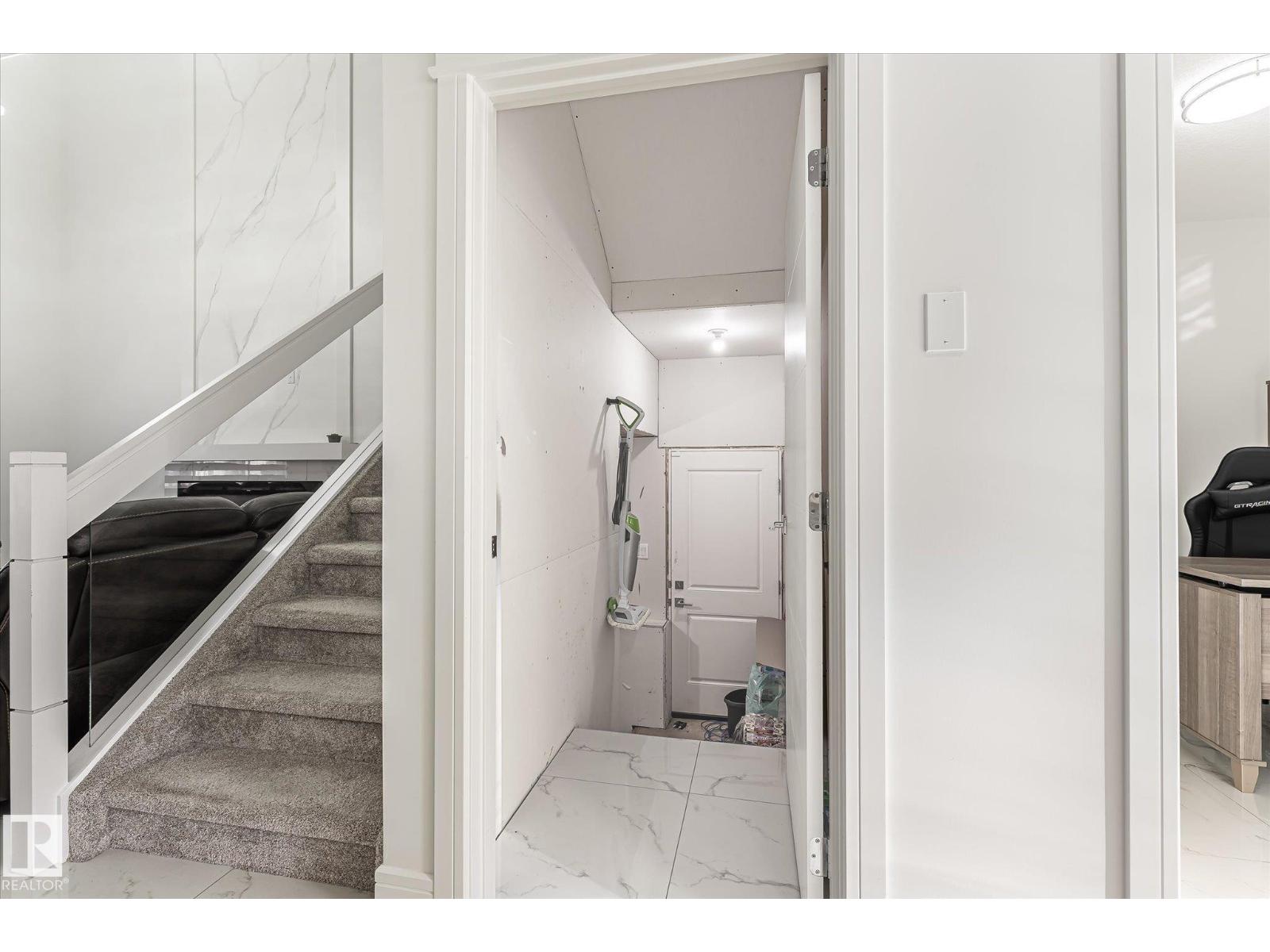 17618 64A ST NW - 35