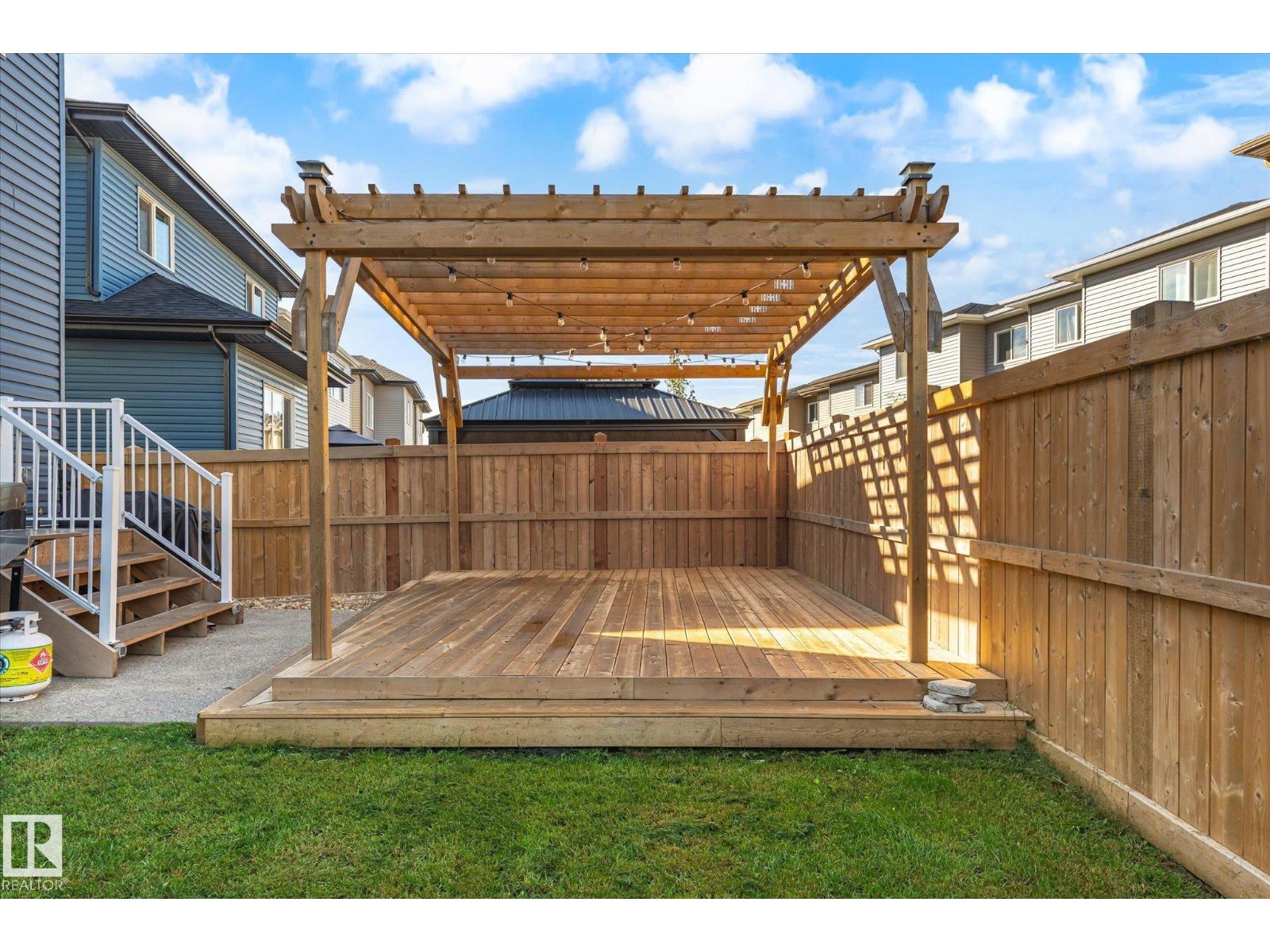 17618 64A ST NW - 42