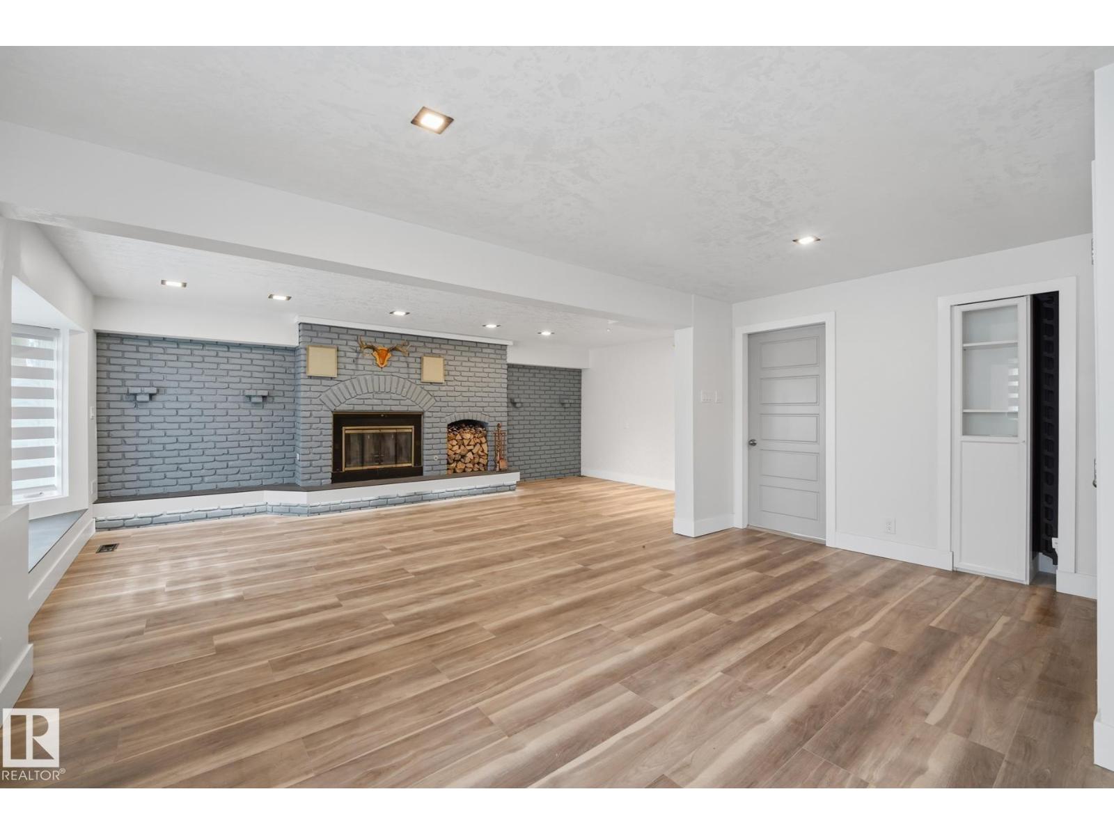14214 87 AV NW - 24