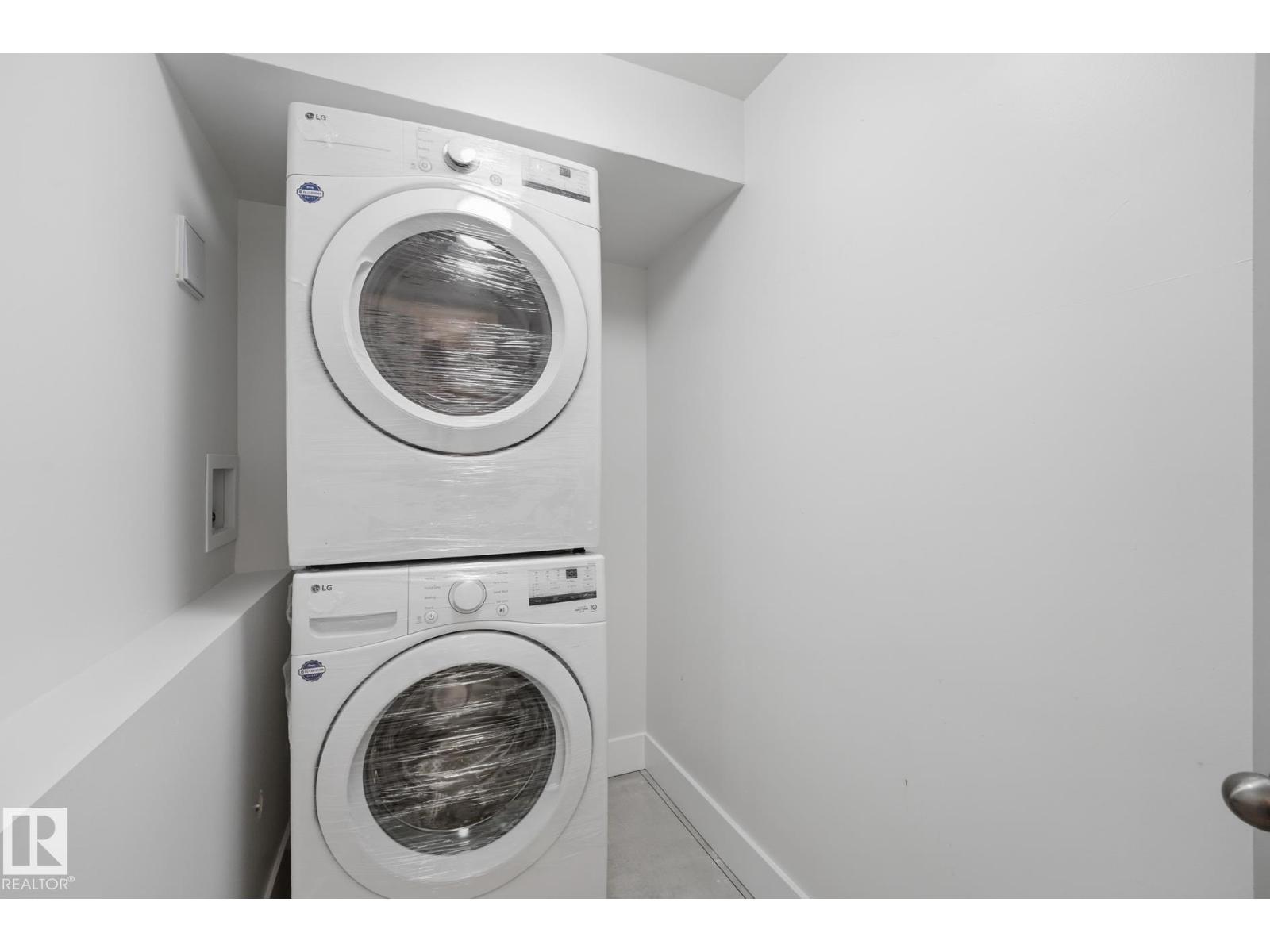 14214 87 AV NW - 31