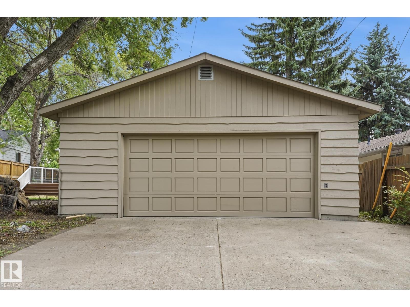 14214 87 AV NW - 41