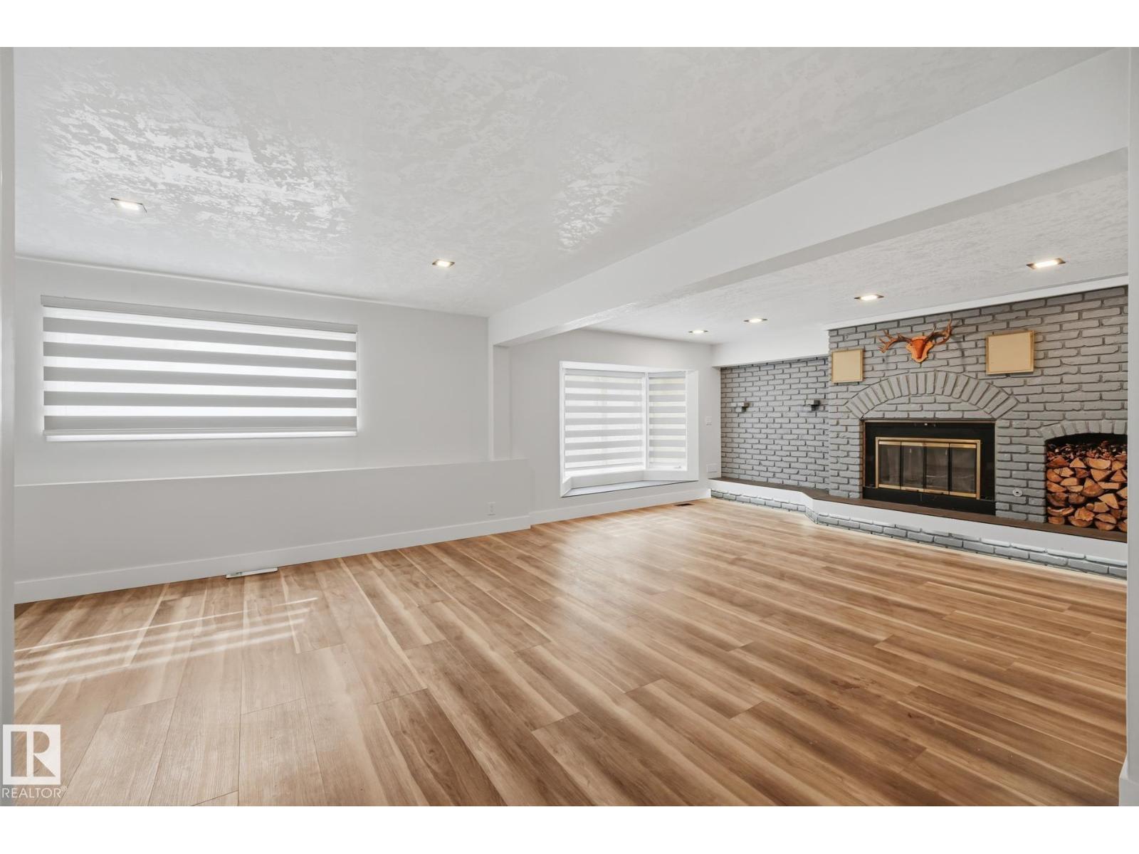 14214 87 AV NW - 23