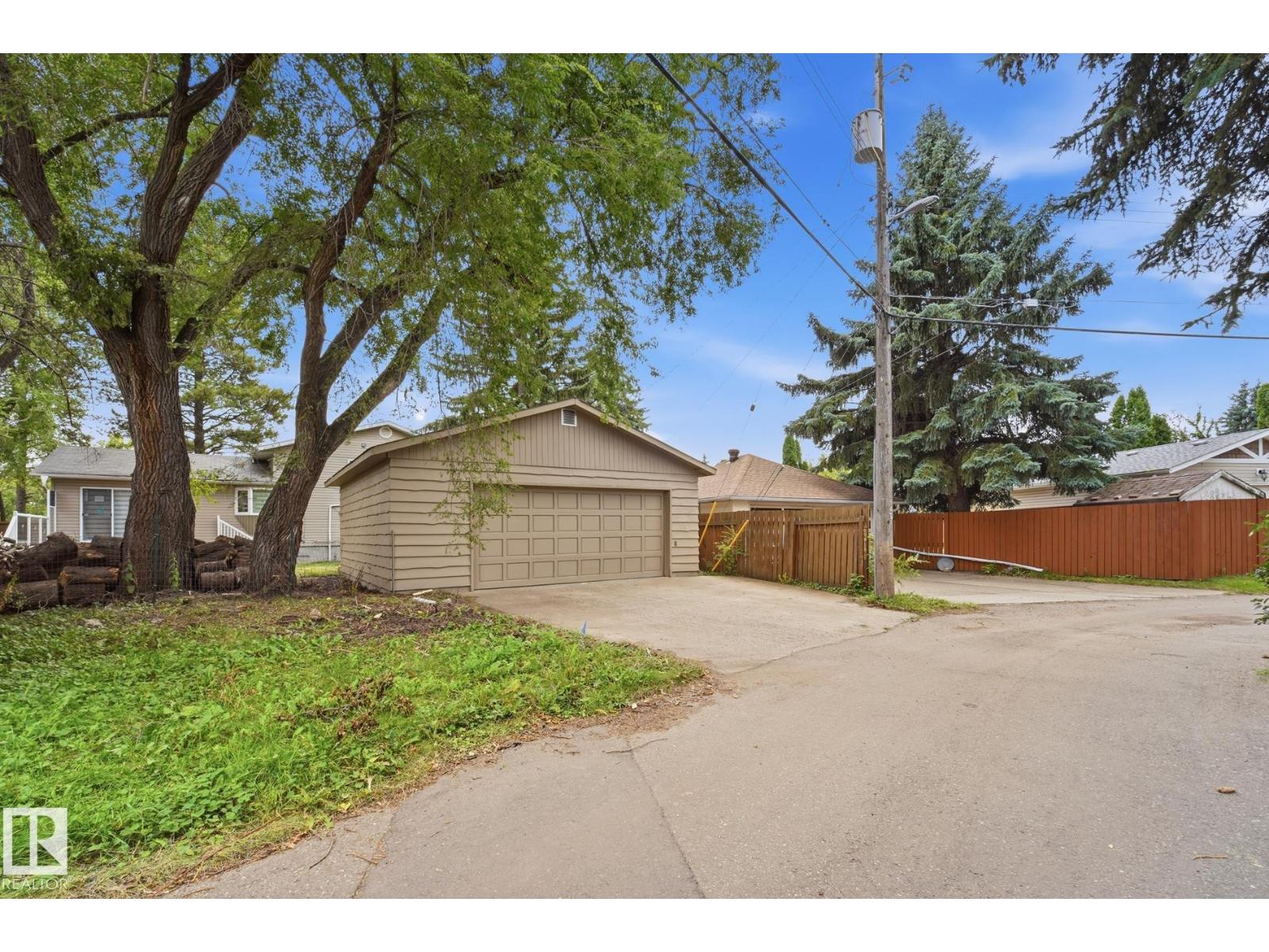 14214 87 AV NW - 42