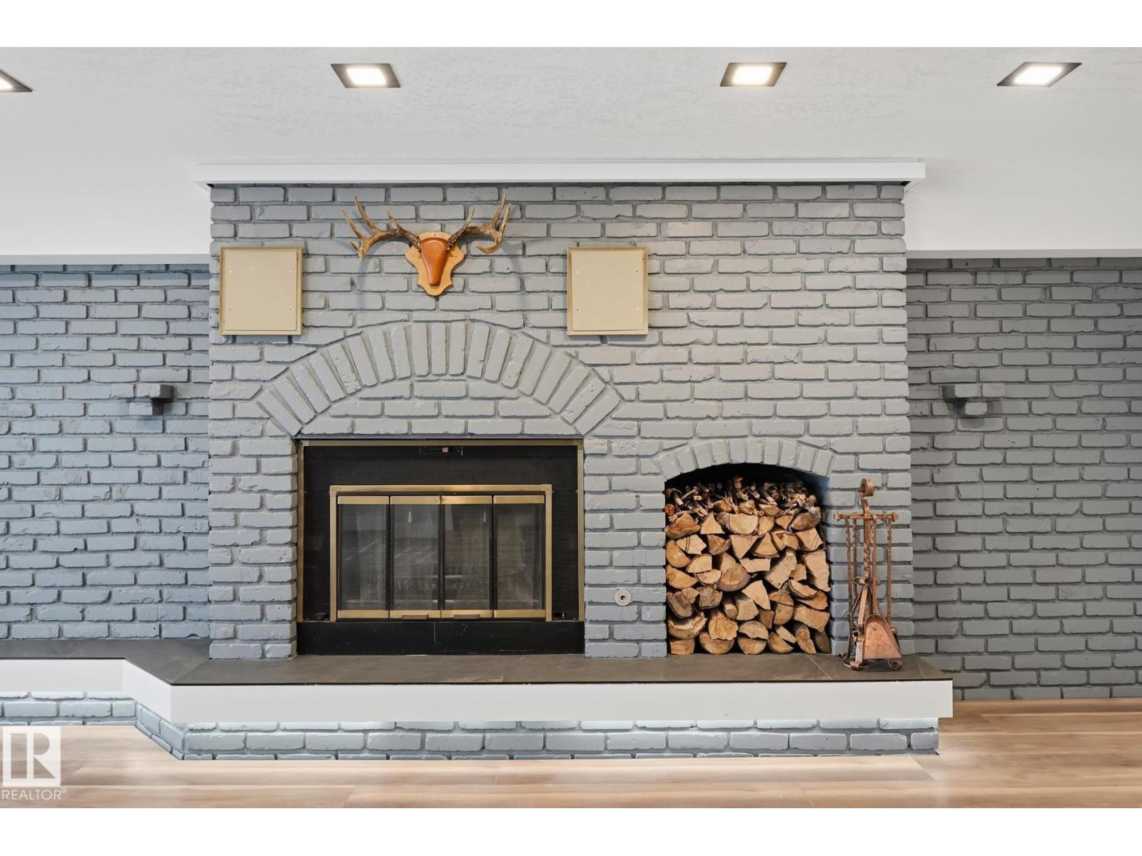 14214 87 AV NW - 25