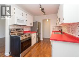 304 1039 Linden Ave, Victoria, BC V8V4H4 Photo 10