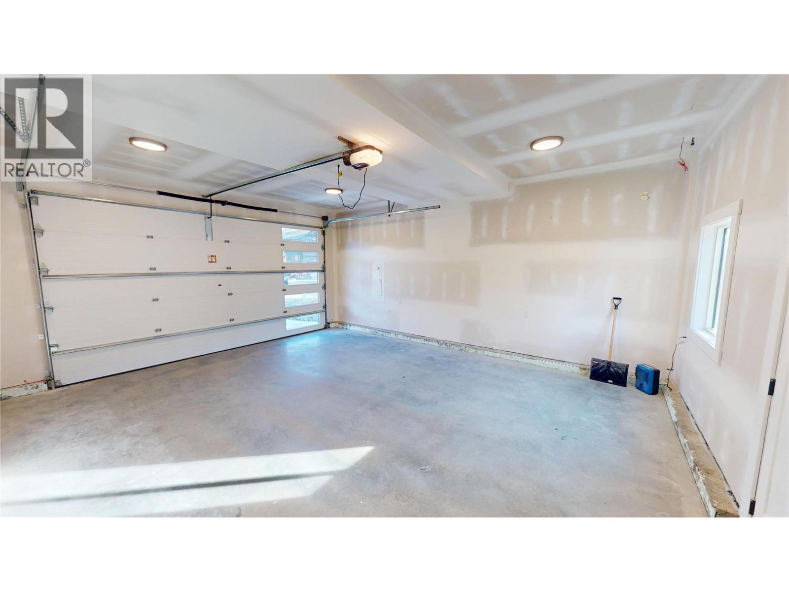109 River Drive - Image 42