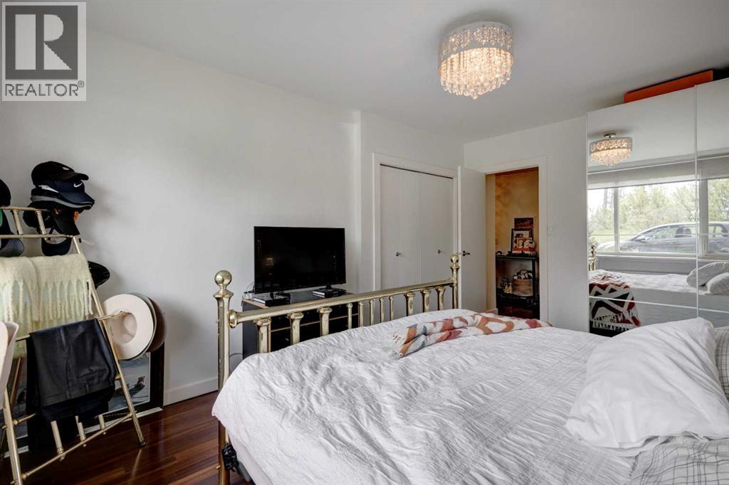#107 3339 Rideau Place SW - 18
