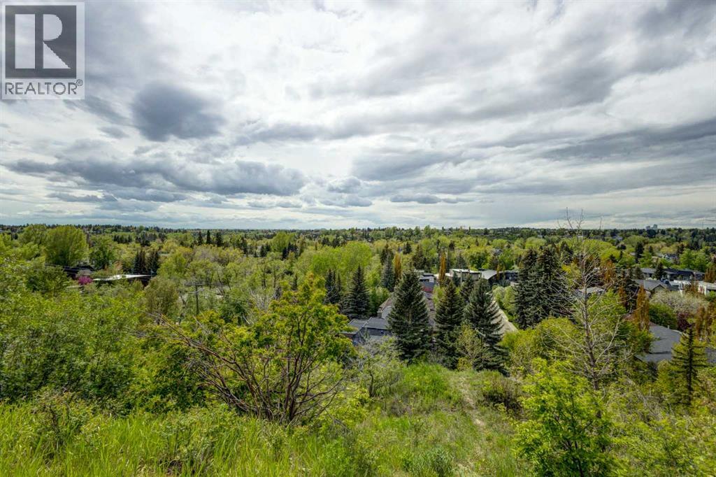 #107 3339 Rideau Place SW - 30