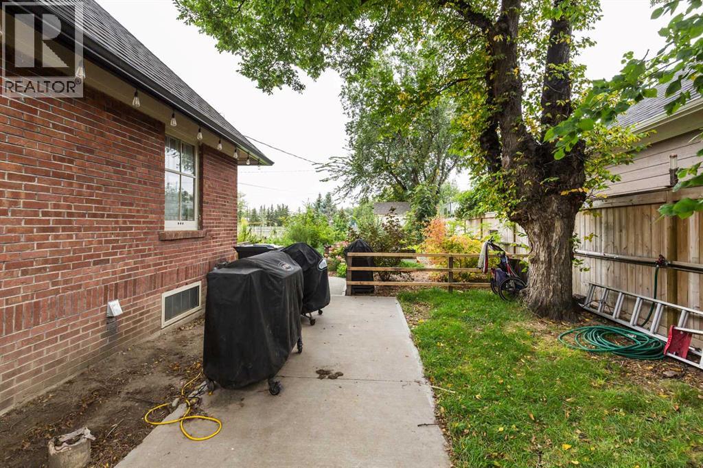 114 3 Street S - 41