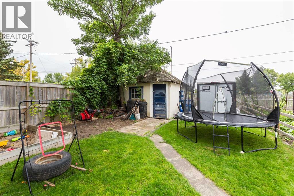 114 3 Street S - 44