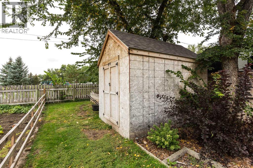 114 3 Street S - 49