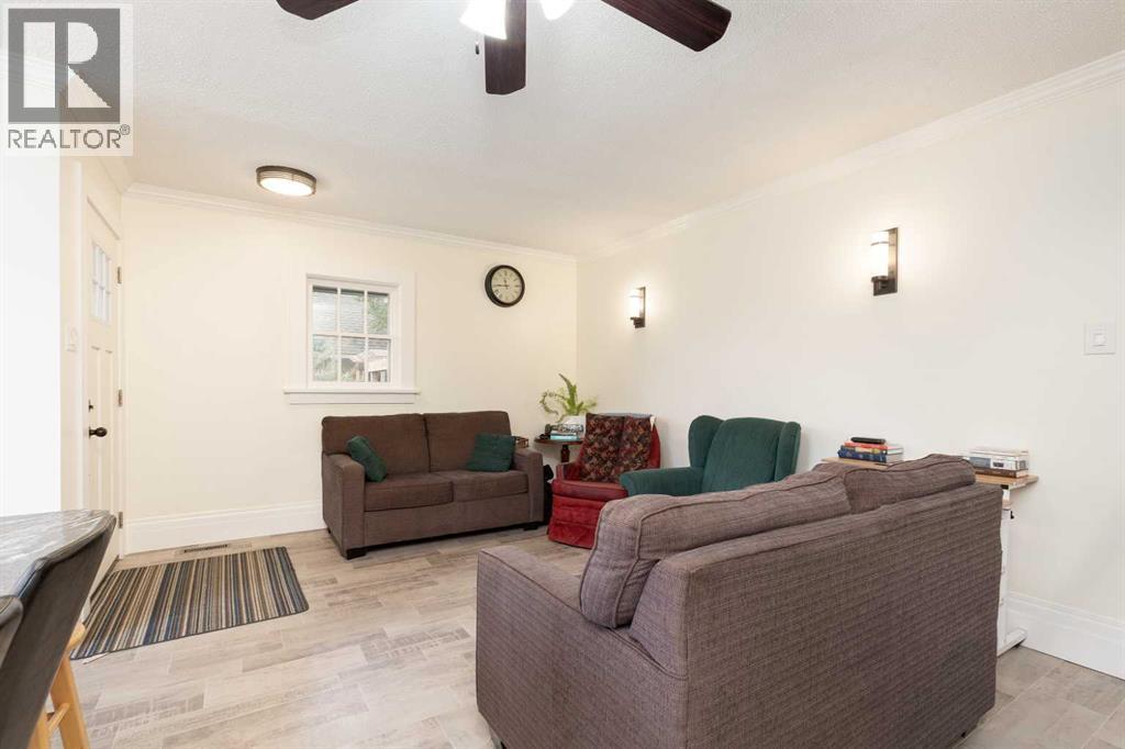 114 3 Street S - 6