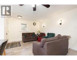 Living room - 114 3 Street S, Picture Butte, AB T0K1V0 Photo 6