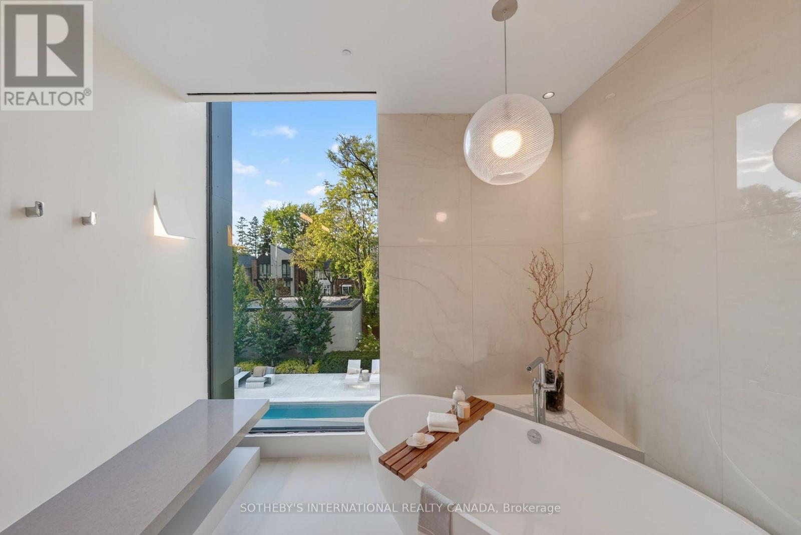 50 TEDDINGTON PARK AVENUE - Image 24
