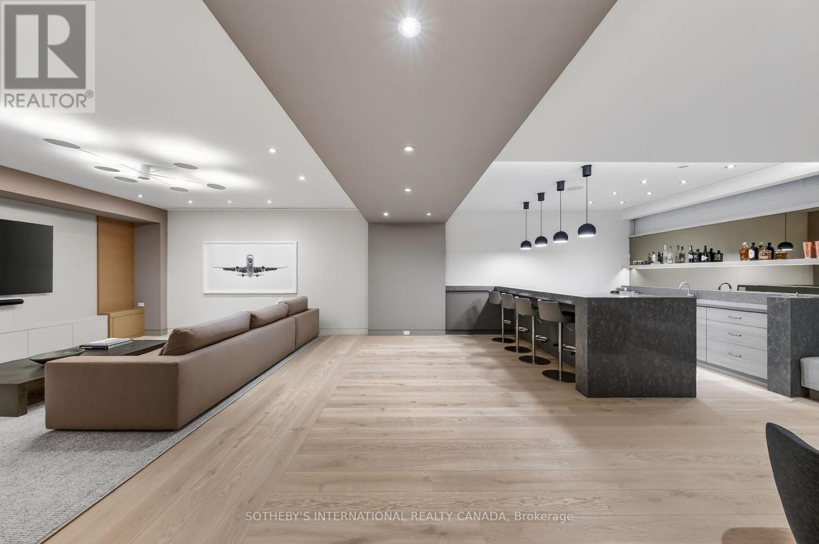 50 TEDDINGTON PARK AVENUE - Image 35
