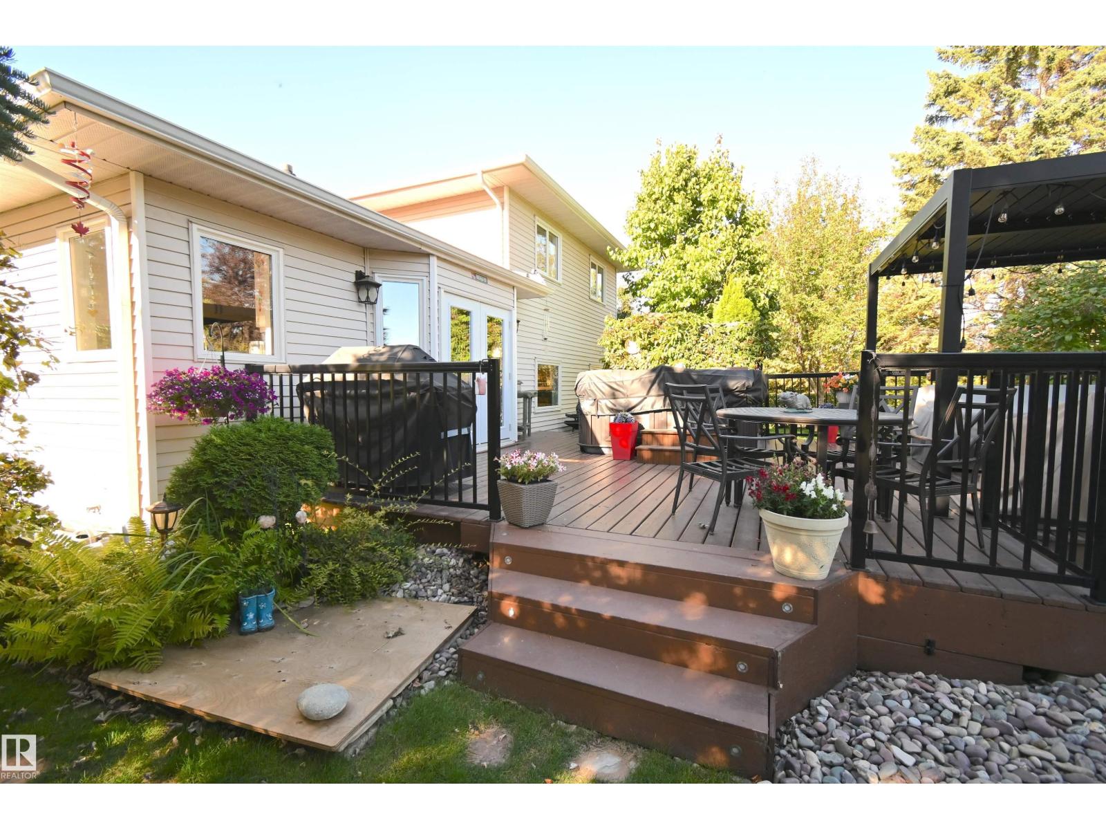 56 STONESHIRE CR - 36