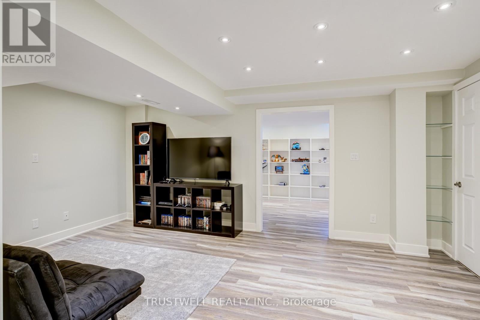 687 IRVING TERRACE - Image 31