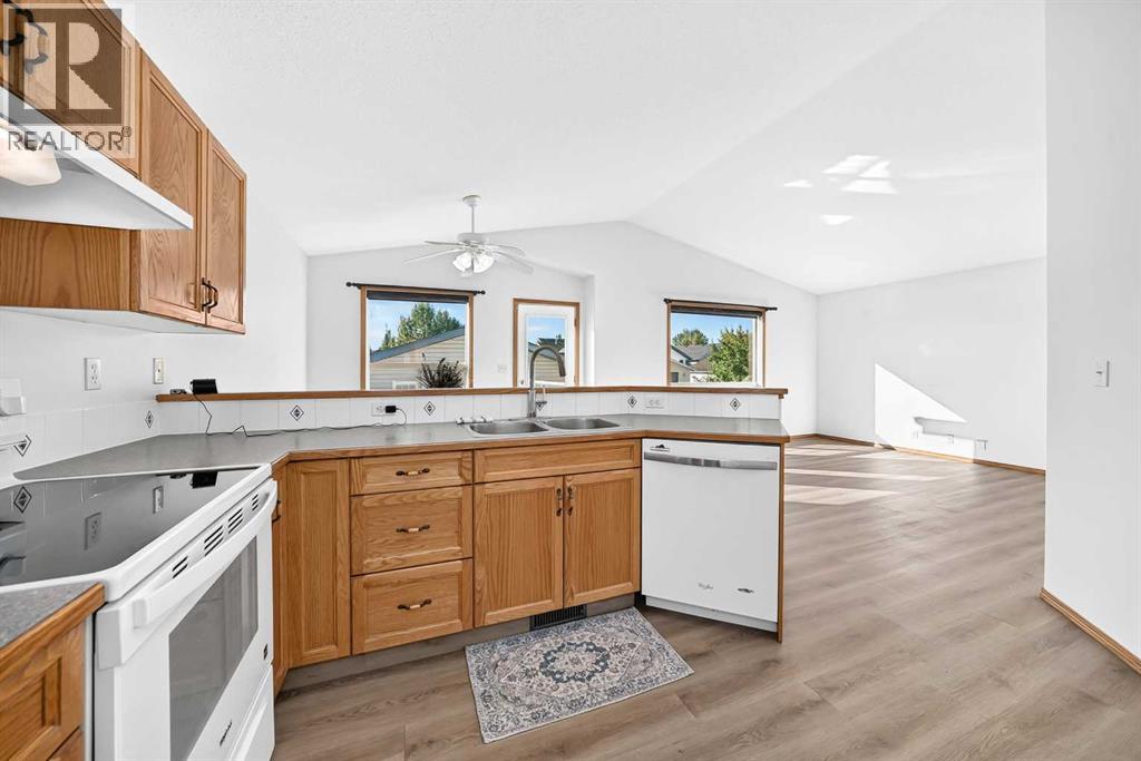 Listing photo – 36 Lister Crescent, Red Deer