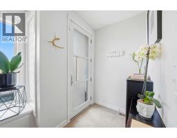 5pc Bathroom - 1, 4733 17 Avenue Nw, Calgary, AB T3B0P4 Photo 8