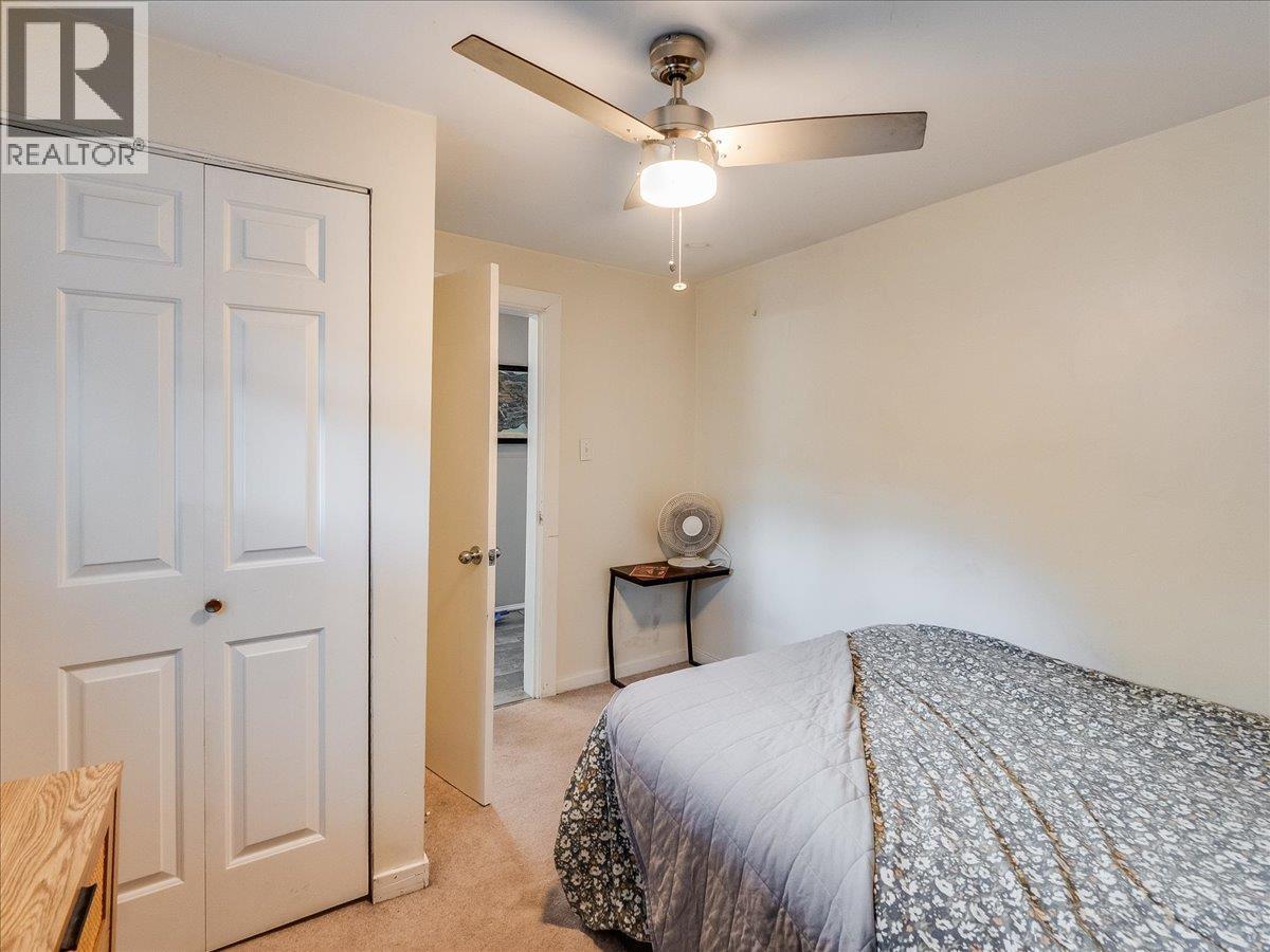 413 SILICA Street - 15