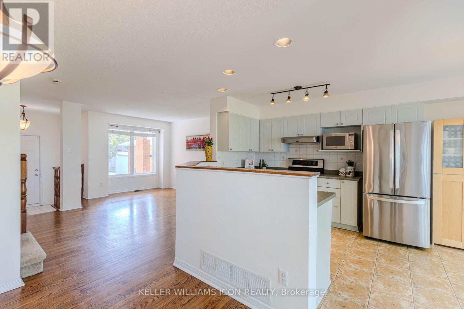 50 MALHOTRA COURT - 15