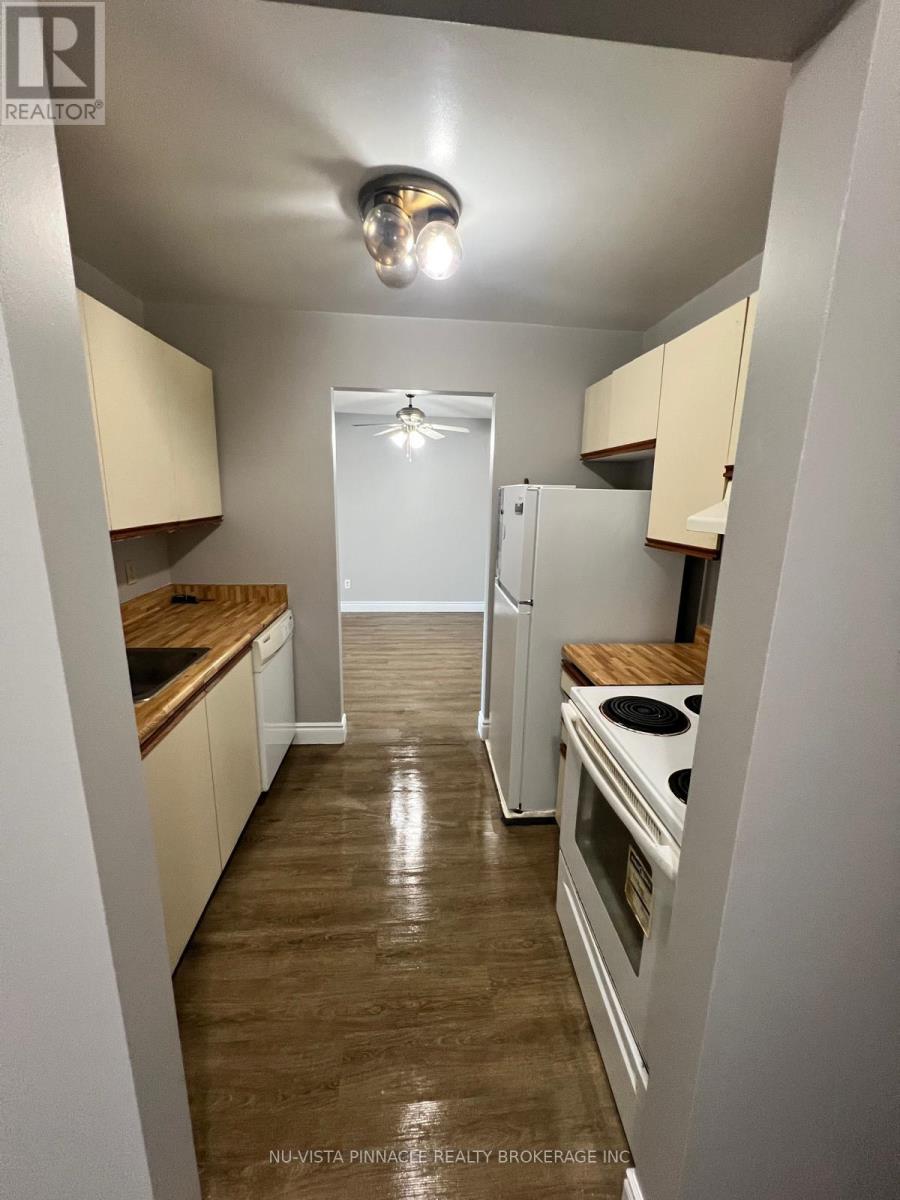 303 - 727 DEVERON CRESCENT, London South (South T) — photo 4