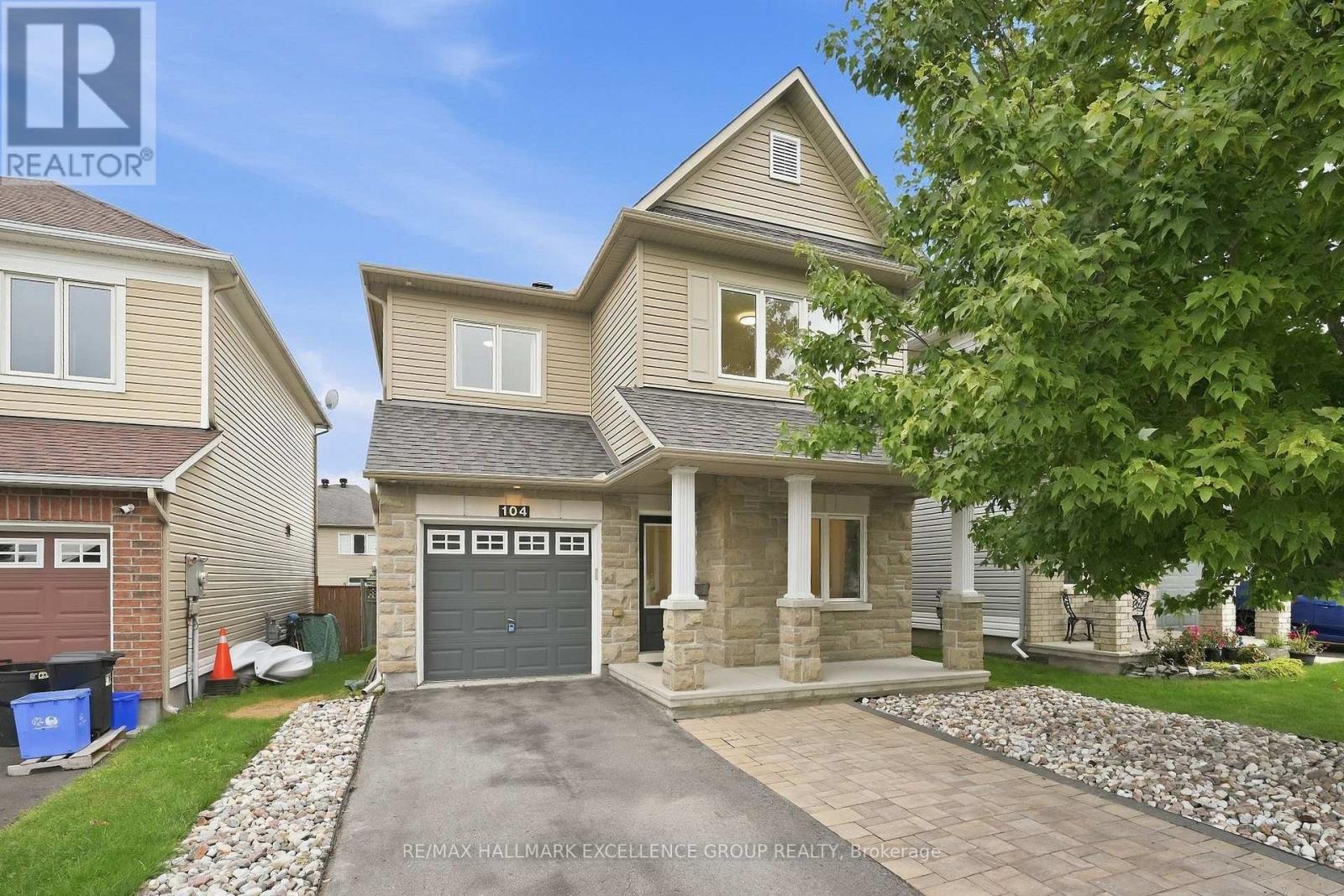 104 ONYX CRESCENT - 1