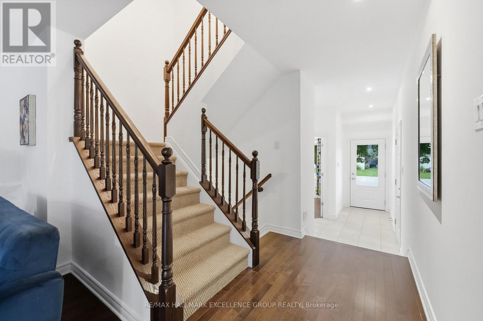 104 ONYX CRESCENT - 3
