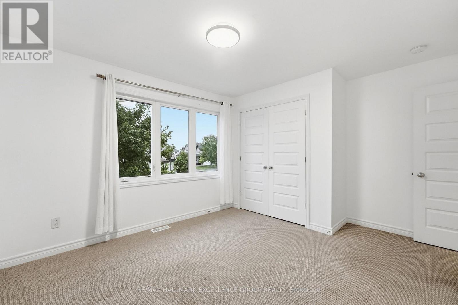 104 ONYX CRESCENT - Image 30