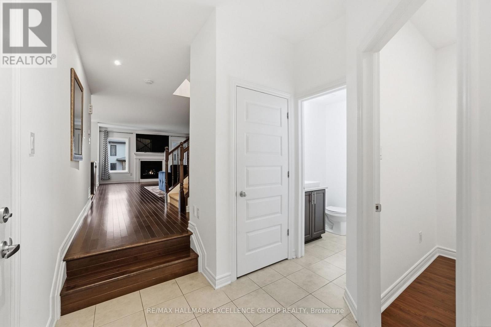 104 ONYX CRESCENT - 5