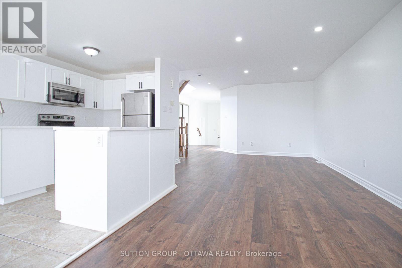 163 SILVERMOON CRESCENT, Ottawa — photo 11