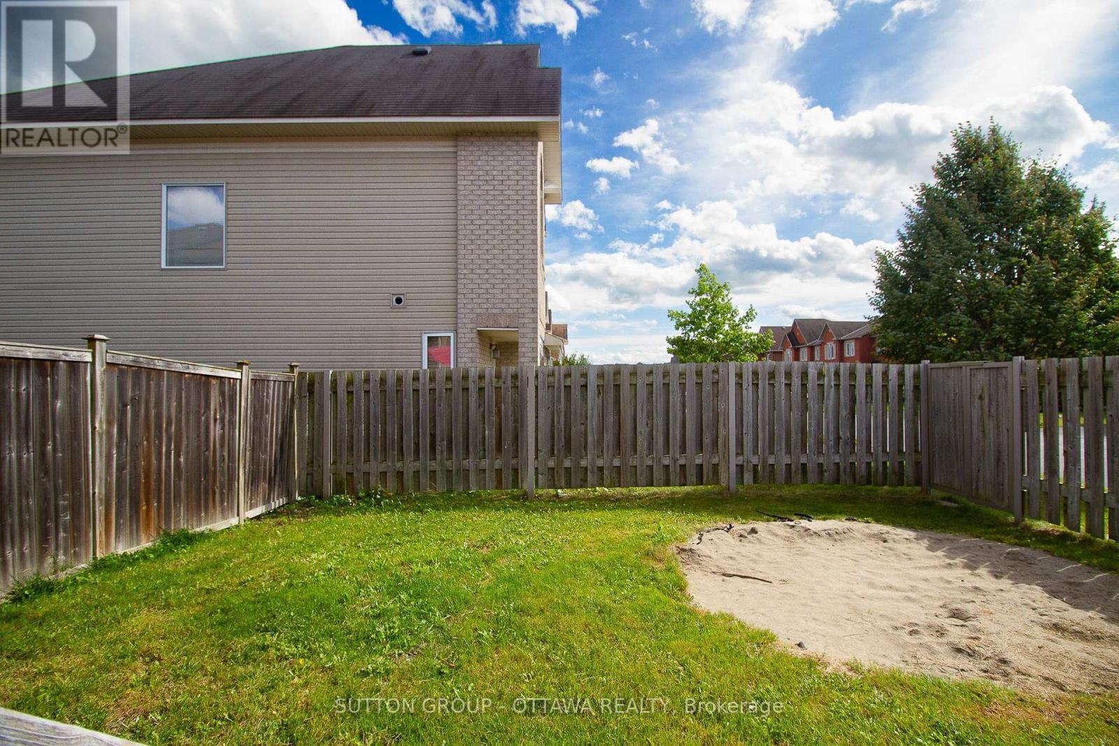 163 SILVERMOON CRESCENT - 35