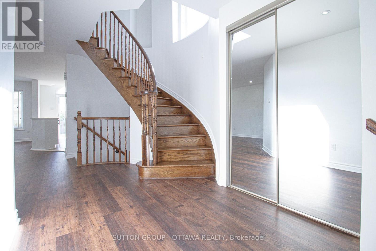 163 SILVERMOON CRESCENT, Ottawa — photo 6