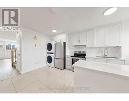 302 - 55 Sunny Glenway, Toronto, ON M3C2Z5 Photo 8