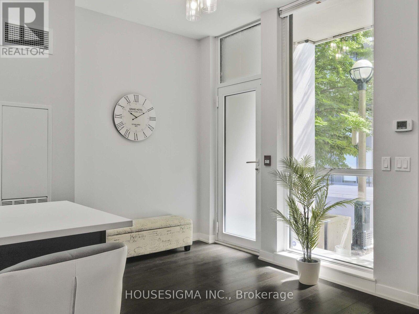 TH03 - 32 BRUYERS MEWS, Toronto (Waterfront Communities) — photo 6