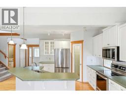 4pc Bathroom - 63 Hillview Road, Strathmore, AB T1P1T8 Photo 8