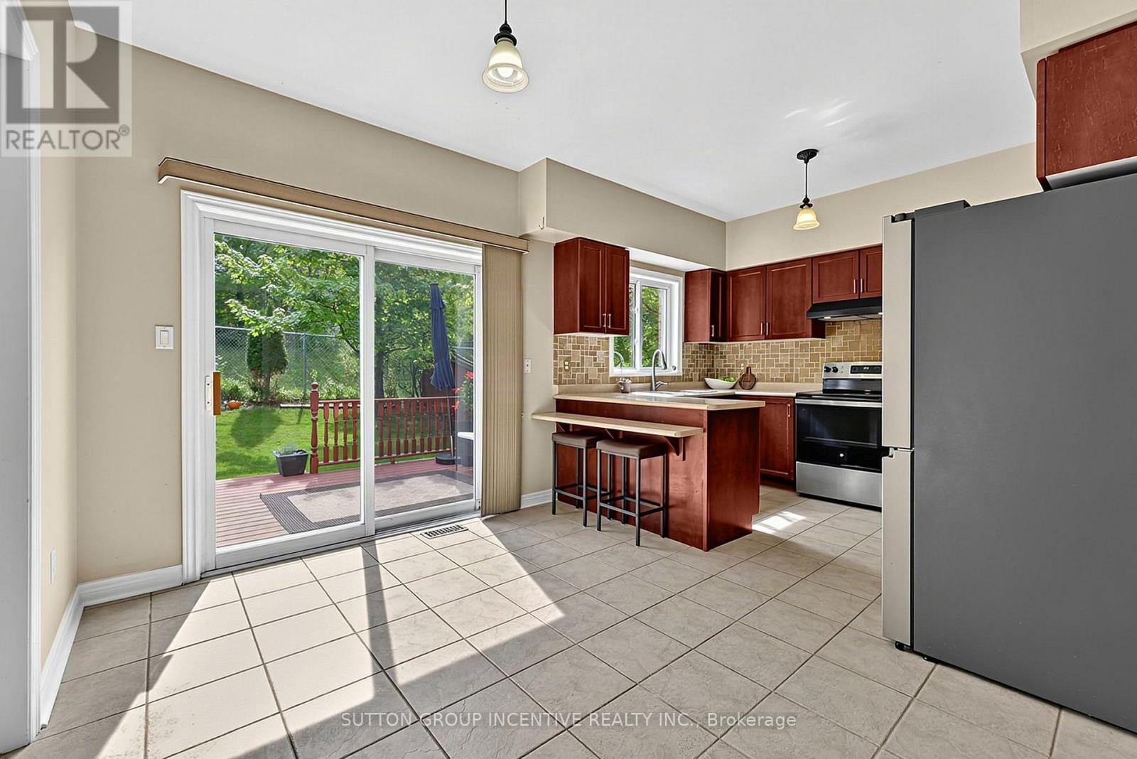 23 PRINCE OF WALES DRIVE, Barrie (Innis-Shore) — photo 8